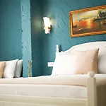 716 Hotel