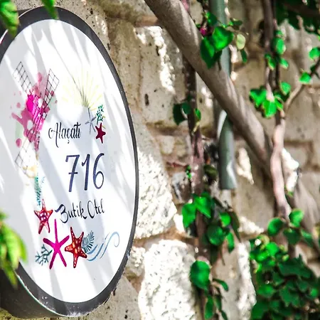 716 Hotel 2*