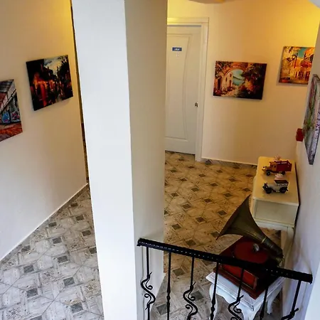 716 Hotel 2*